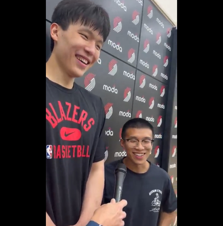 潜力新星杨瀚森训练首秀获赞 随队翻译Chris专业表现再赢开拓者媒体青睐